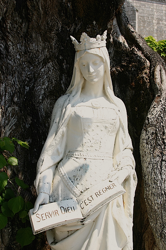 Bienheureuse Marguerite de Lorraine statue